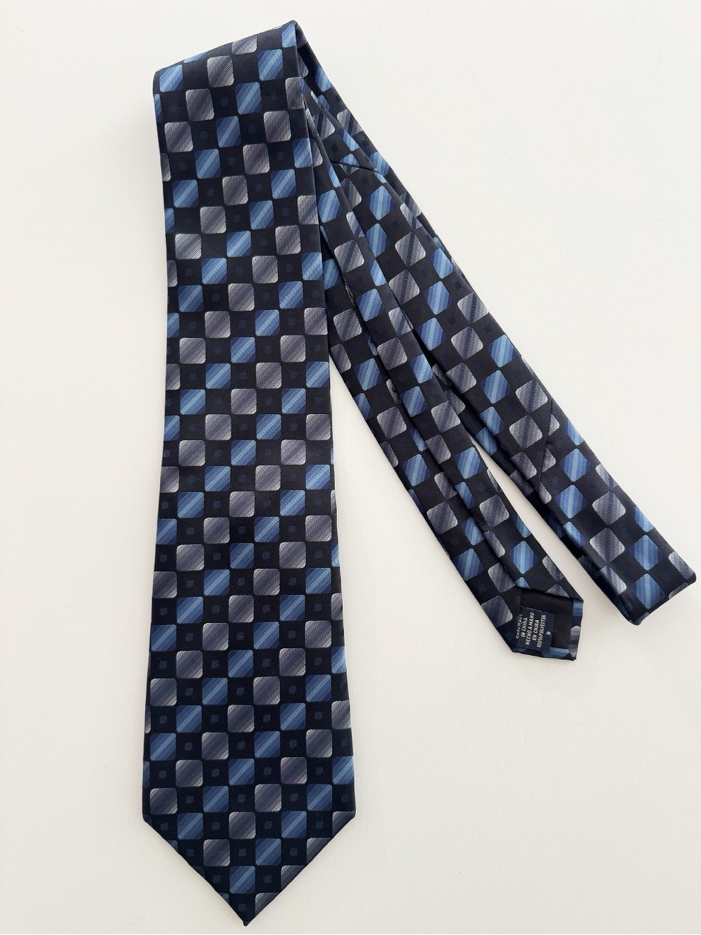 Van Heusen Geometric Pattern Tie
